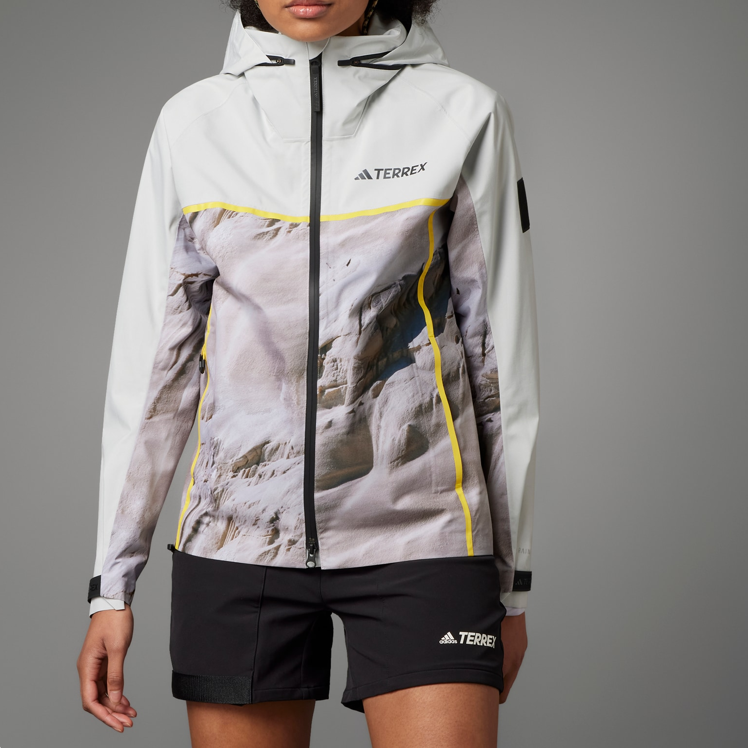 Details for (W) adidas x Scenic 印花防水風衣外套 女款 漢白色 IC1991