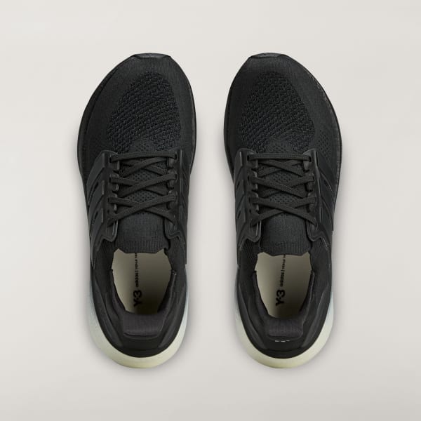 Lookbook 阿迪达斯 Y-3 Ultraboost 跑鞋 黑色/灰黑/轨道灰 JR6647