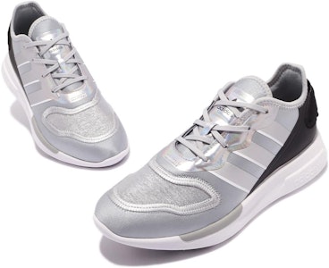 (W) adidas ZX 2K Florine 'Silver Metallic Hitam' FW0143 Lookbook (W) adidas ZX 2K Florine 'Silver Metallic Hitam' FW0143