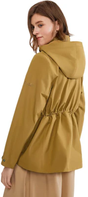 (W) Chaqueta AIGLE impermeable, cortavientos, transpirable para moda y aire libre. AW74 Lookbook (W) Chaqueta AIGLE impermeable, cortavientos, transpirable para moda y aire libre. AW74