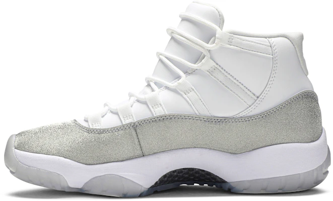 (Women) Air Jordan 11 Retro 'Vast Grey' AR0715-100 Lookbook (Women) Air Jordan 11 Retro 'Vast Grey' AR0715-100
