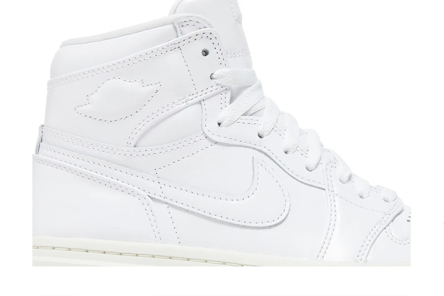(W) Air Jordan 1 Elevate Tinggi 'Putih Gum' FB9894-100 Lookbook (W) Air Jordan 1 Elevate Tinggi 'Putih Gum' FB9894-100