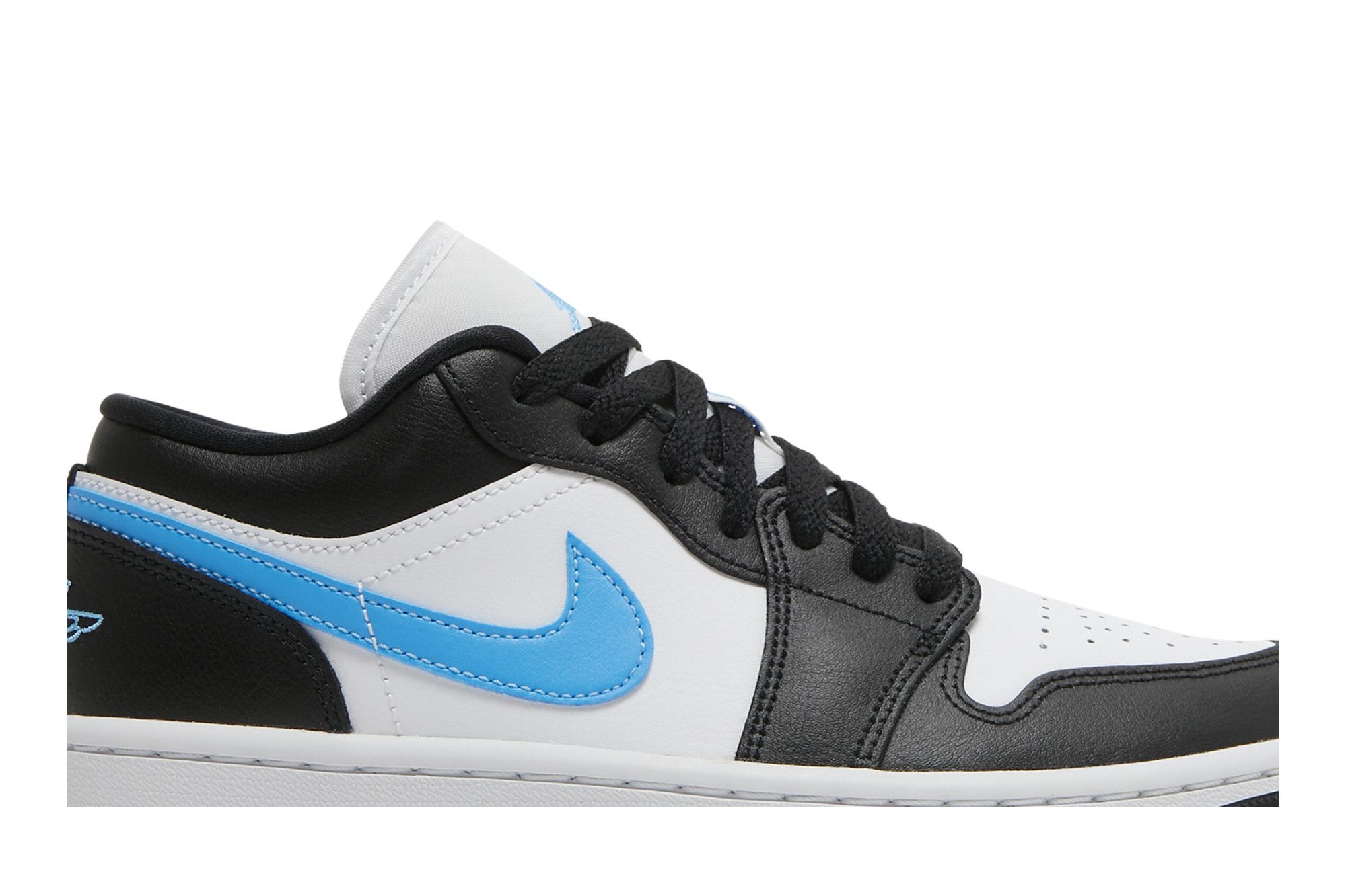 Lookbook (W) Air Jordan 1 Low ''Zwart University Blue'' DC0774-041