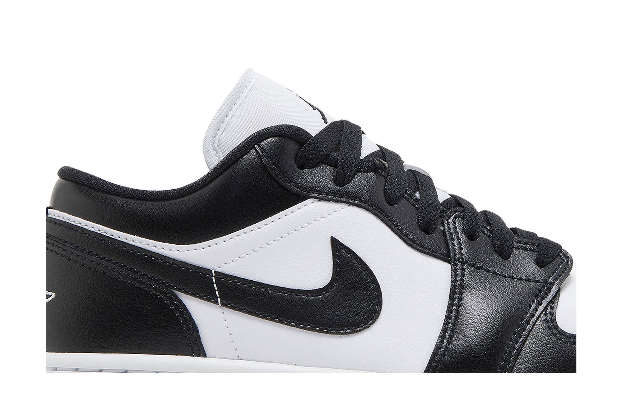 Lookbook (W) Air Jordan 1 Low 'Panda' Blanco y Negro DC0774-101