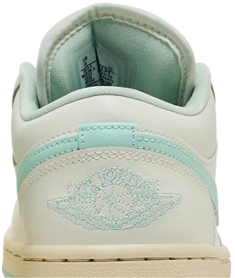 (W) Air Jordan 1 Low 'Sail Igloo' Pria/Wanita Sneakers Retro Populer DC0774-134 Sizing (W) Air Jordan 1 Low 'Sail Igloo' Pria/Wanita Sneakers Retro Populer DC0774-134