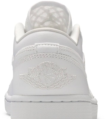 (W) 에어 조던 1 로우 브리드 '트리플 화이트' DC9508-100 Sizing (W) 에어 조던 1 로우 브리드 '트리플 화이트' DC9508-100