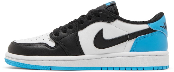 (W) Air Jordan 1 Low OG 'Hitam dan Biru Muda Gelap/UNC' CZ0775-104 Lookbook (W) Air Jordan 1 Low OG 'Hitam dan Biru Muda Gelap/UNC' CZ0775-104