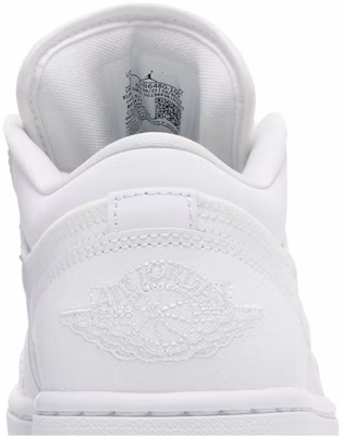 (Women) Air Jordan 1 Low Quilted 'Triple White' DB6480-100 Sizing (Women) Air Jordan 1 Low Quilted 'Triple White' DB6480-100