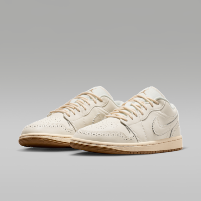 Purchase (W) Air Jordan 1 Low SE 粉筆白/金屬金/珍珠白/粉筆色 IO0759-100