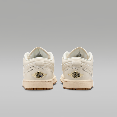 Details for (W) Air Jordan 1 Low SE 粉筆白/金屬金/珍珠白/粉筆色 IO0759-100