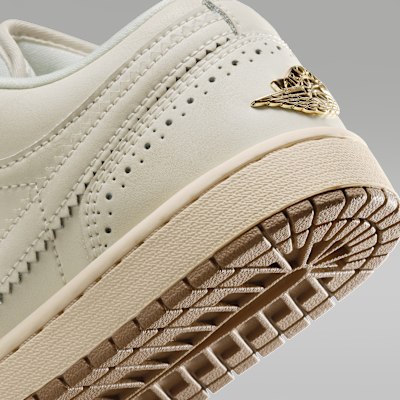 Cheap (W) Air Jordan 1 Low SE 粉筆白/金屬金/珍珠白/粉筆色 IO0759-100
