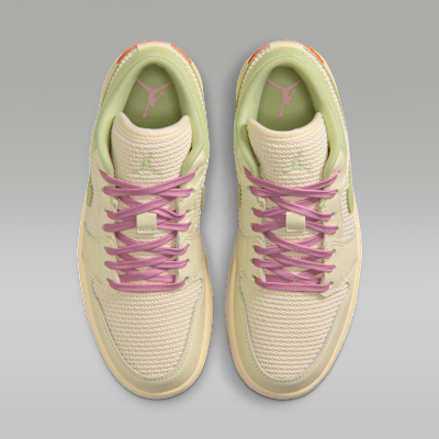 Shop (W) Air Jordan 1 Low SE 米白/橄榄绿/珍珠白/冰胭脂红 II0569-100