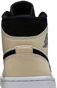 (W) Air Jordan 1 Mid 'Barely Orange' Sepatu Sneakers Wanita BQ6472-800 Sizing (W) Air Jordan 1 Mid 'Barely Orange' Sepatu Sneakers Wanita BQ6472-800