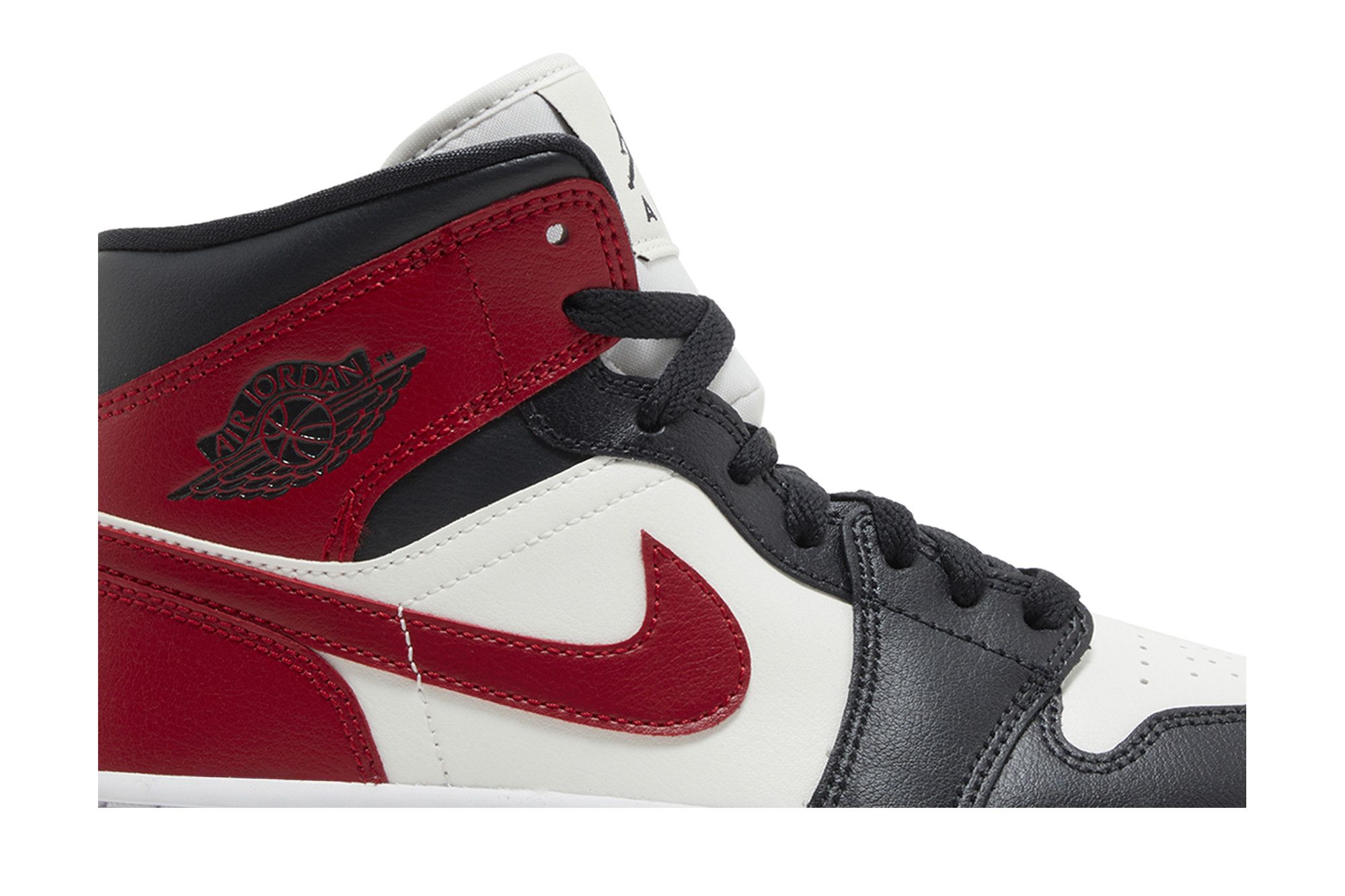 (W) Air Jordan 1 Mid ‚Black Toe‘ BQ6472-160