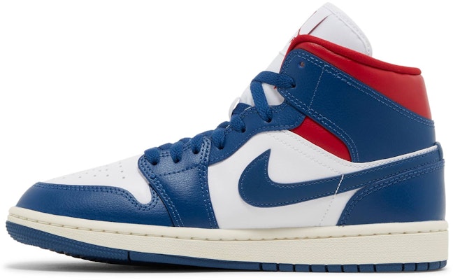 (W) 에어 조던 1 미드 '프렌치 블루' BQ6472-146 Lookbook (W) 에어 조던 1 미드 '프렌치 블루' BQ6472-146