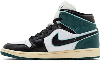 (W) Air Jordan 1 Mid 'Oxidized Green' Hijau Oksidasi FQ7818-100 Lookbook (W) Air Jordan 1 Mid 'Oxidized Green' Hijau Oksidasi FQ7818-100