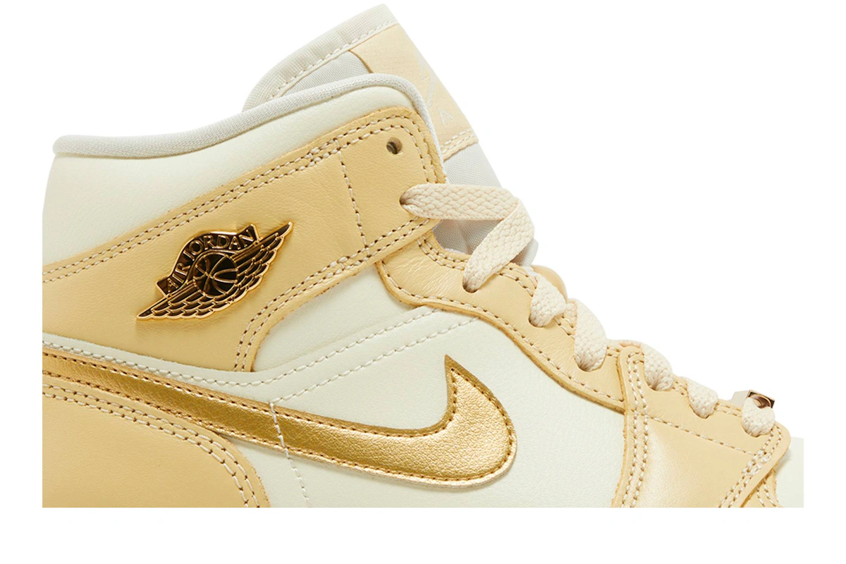 (Women) Air Jordan 1 Mid 'Pale Vanilla Gold'