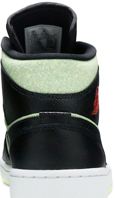 (Women) Air Jordan 1 Mid SE 'Black Barely Volt' CV5276-003 Sizing (Women) Air Jordan 1 Mid SE 'Black Barely Volt' CV5276-003