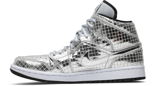 (W) Air Jordan 1 Mid SE 'Bola de Disco' CU9304-001 Lookbook (W) Air Jordan 1 Mid SE 'Bola de Disco' CU9304-001