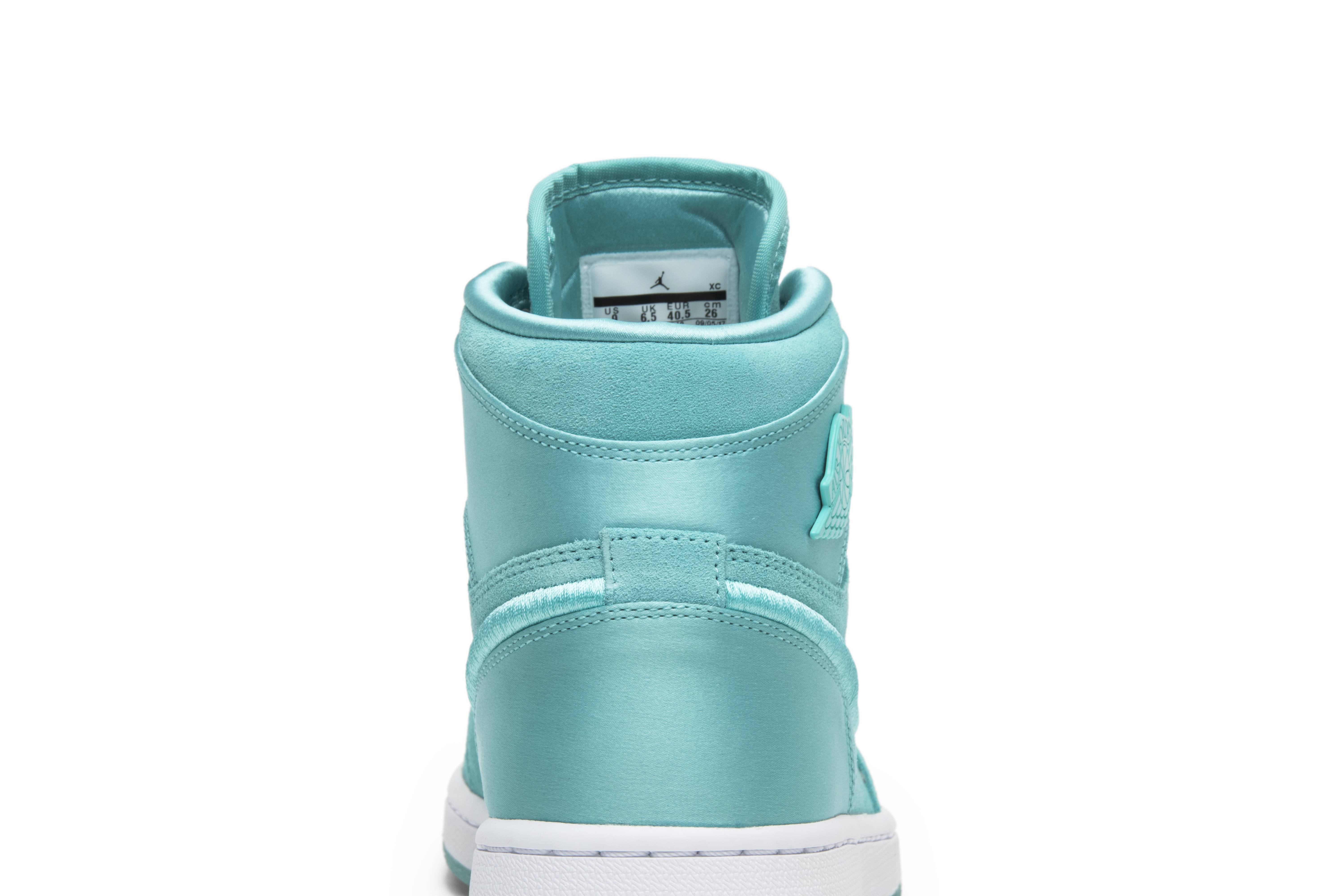 Jordan 1 light aqua top