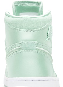 (Wanita) Air Jordan 1 Retro High 'Season of Her: Mint' AO1847-345 Sizing (Wanita) Air Jordan 1 Retro High 'Season of Her: Mint' AO1847-345