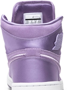 (Wanita) Air Jordan 1 Retro High 'Season of Her: Orchid' AO1847-550 Sizing (Wanita) Air Jordan 1 Retro High 'Season of Her: Orchid' AO1847-550