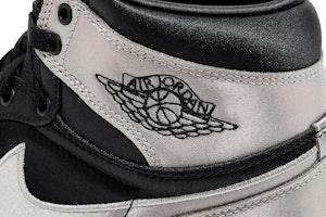 (W) Air Jordan 1 Retro High OG 'Satin Shadow' Sepatu Pria FD4810-010 1