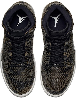 (女款)Air Jordan 1 Retro High PRM '橄欖綠蛇皮' AH7389-302 Lookbook (女款)Air Jordan 1 Retro High PRM '橄欖綠蛇皮' AH7389-302