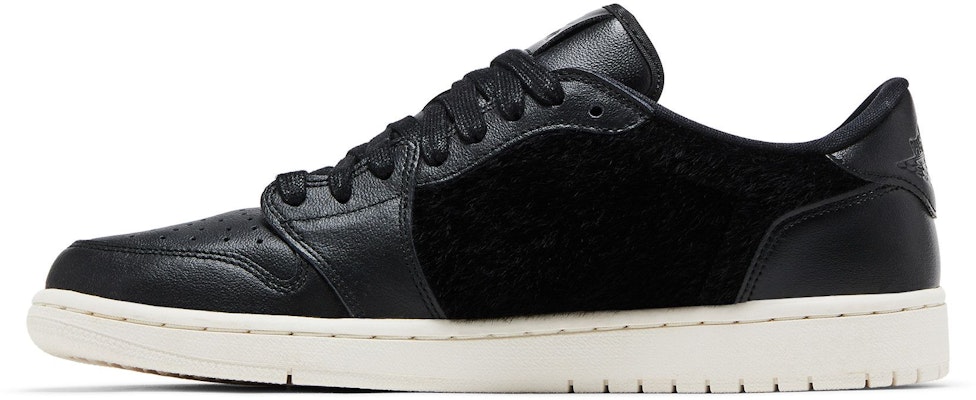 (W) Air Jordan 1 Retro Low NS 'Hitam' AO1935-001 Lookbook (W) Air Jordan 1 Retro Low NS 'Hitam' AO1935-001
