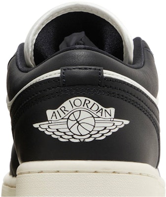 (W) Air Jordan 1 Low SE 'Vintage Panda' Retro FB9893-101 Sizing (W) Air Jordan 1 Low SE 'Vintage Panda' Retro FB9893-101