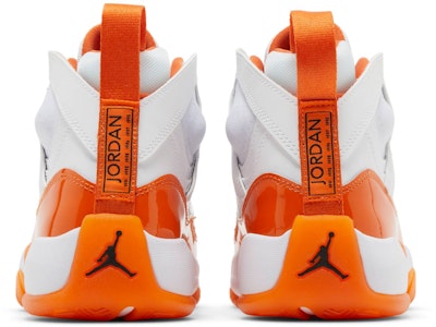 (W) Air Jordan Jumpman Two Trey 'Starfish' Sepatu Sneaker DR9631-180 Details for (W) Air Jordan Jumpman Two Trey 'Starfish' Sepatu Sneaker DR9631-180