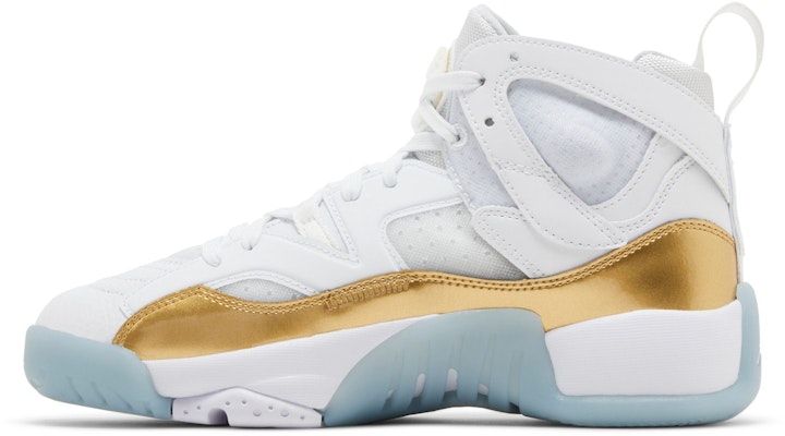 (W) Air Jordan Jumpman Two Trey 'Putih Emas Metalik' DR9631-107 Lookbook (W) Air Jordan Jumpman Two Trey 'Putih Emas Metalik' DR9631-107