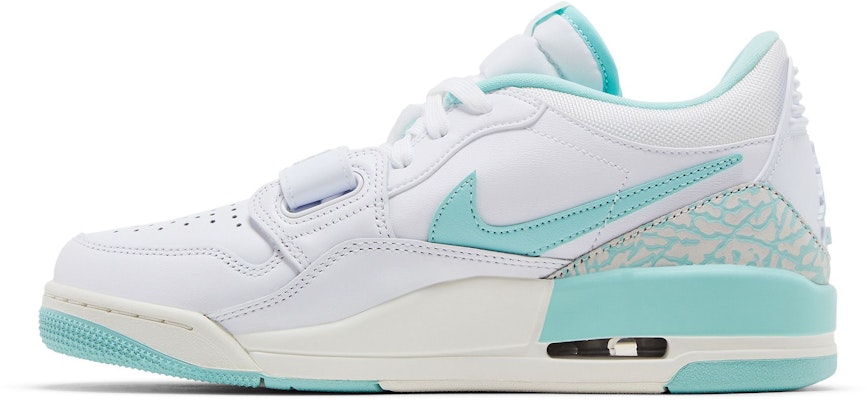(W) Air Jordan Legacy 312 Low 'Putih Light Dew' HJ9041-100 Lookbook (W) Air Jordan Legacy 312 Low 'Putih Light Dew' HJ9041-100