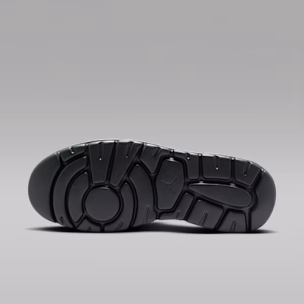 (W) Air Jordan Mule SE 深灰/金屬銀 IO7702-001 Lookbook (W) Air Jordan Mule SE 深灰/金屬銀 IO7702-001