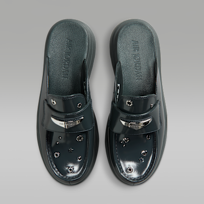Shop (W) Air Jordan Mule SE Anthracite/Perak Metalik IO7702-001