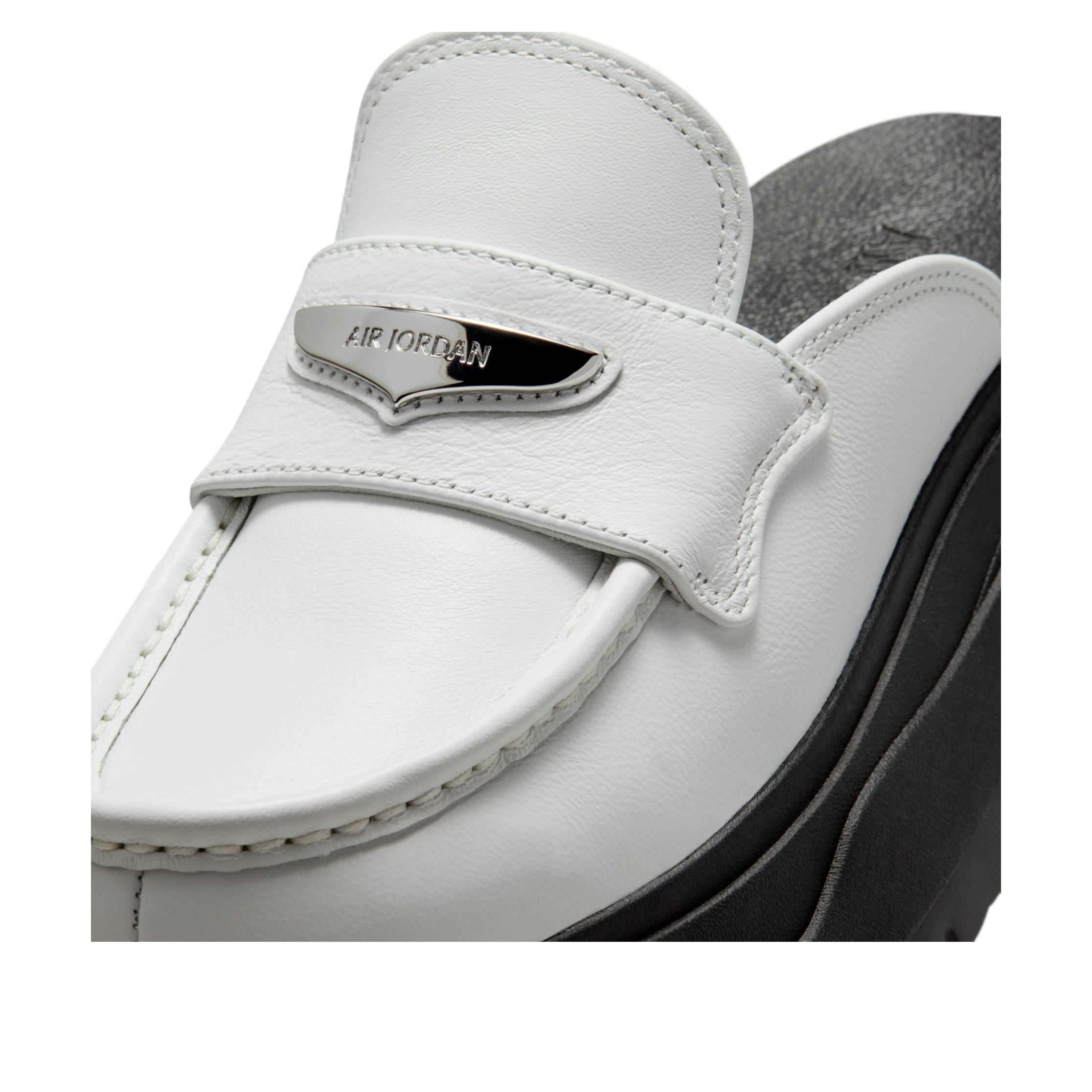 Details for (W) Air Jordan Mule Summit Putih Hitam HJ4292-100