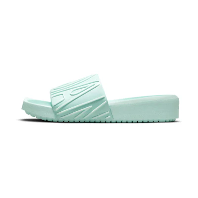 (W) Jordan Nola Slides 'Light Dew'