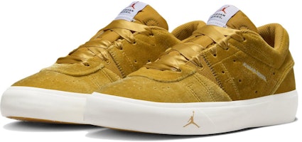 乔丹 Air Jordan 系列 01 ‘‘金色天鹅绒‘‘ 复古休闲 低帮 板鞋 男款 金 Lookbook 乔丹 Air Jordan 系列 01 ‘‘金色天鹅绒‘‘ 复古休闲 低帮 板鞋 男款 金