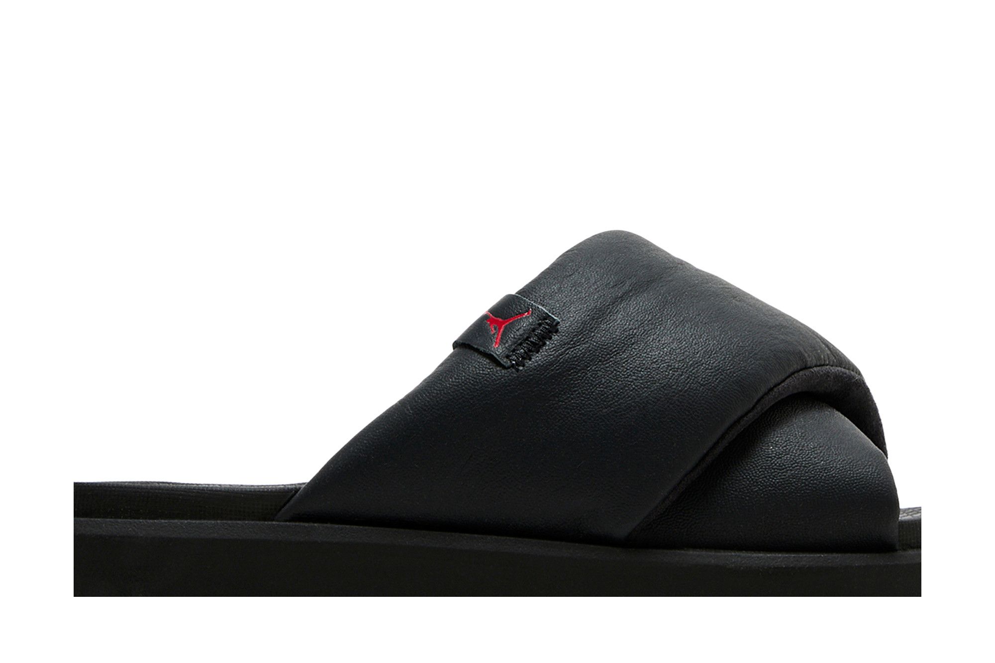 Lookbook (W) Air Jordan Sophia Slide ''Off Noir Fire Red'' Damen Sandalen DO8863-006