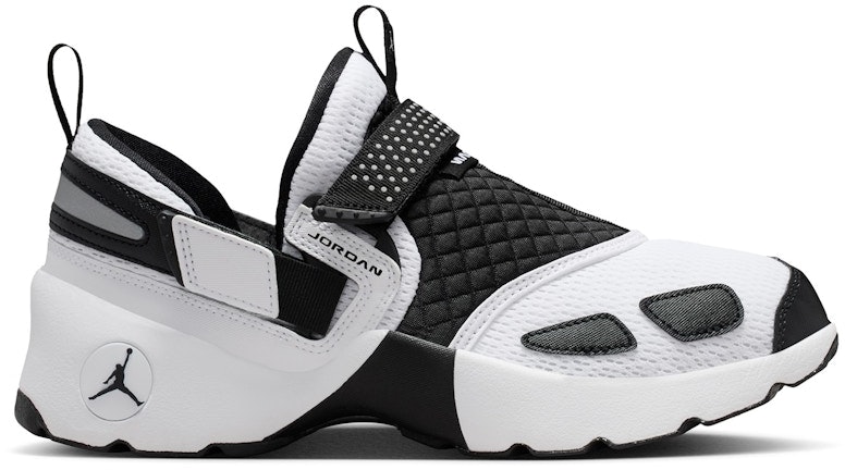 women-air-jordan-trunner-lx-white-black-hq-2164-100