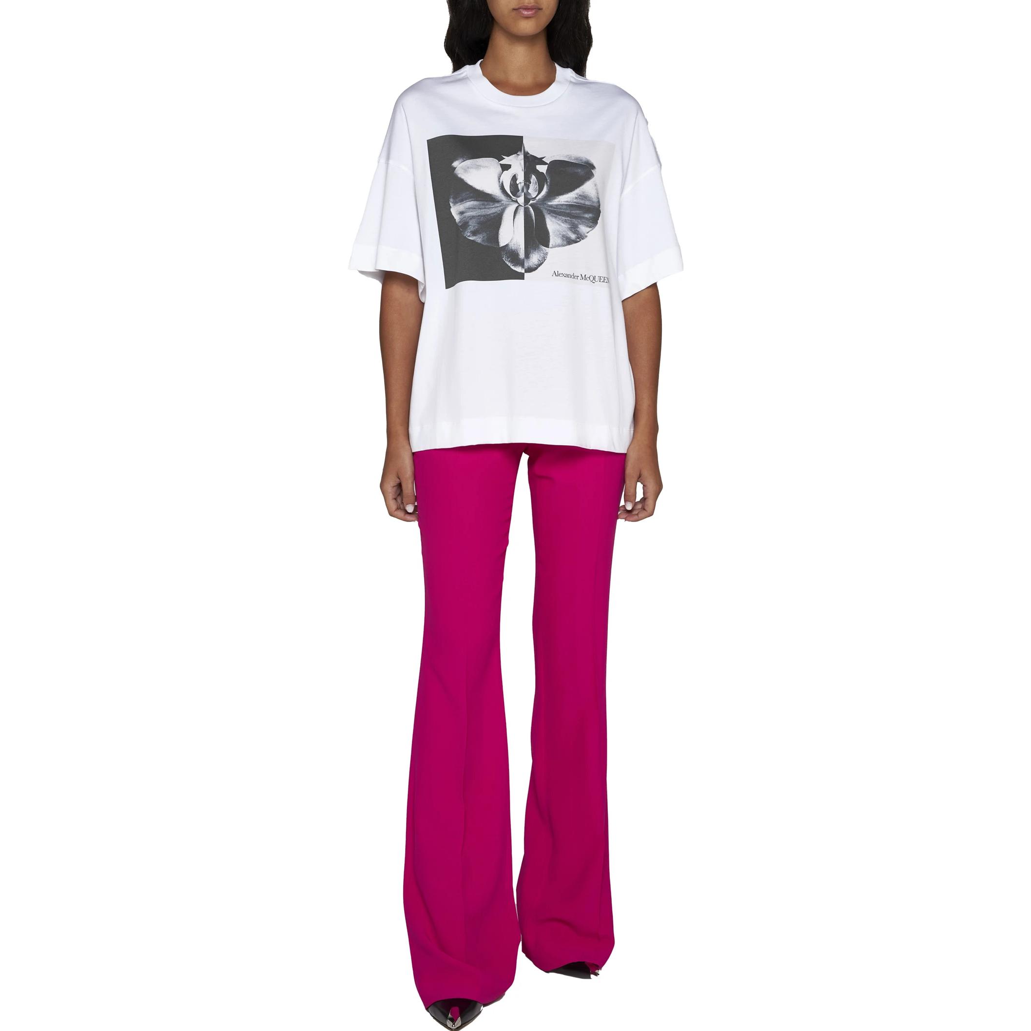 Lookbook (Women) Alexander McQueen  White Graphic Print Crewneck Short Sleeve T-Shirt 769754-QZAKH-0900