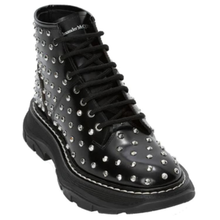 Shop (W) Alexander McQueen Sepatu Boot Mata Kaki 'Black Studd' 595470WHQSG1090
