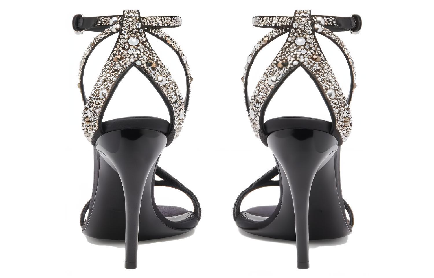 Shop (W) (女性用) アレキサンダー・マックイーン アルマジロクロスサンダル 'ブラックシルバー' 780693W4X271064 780693W4X271064