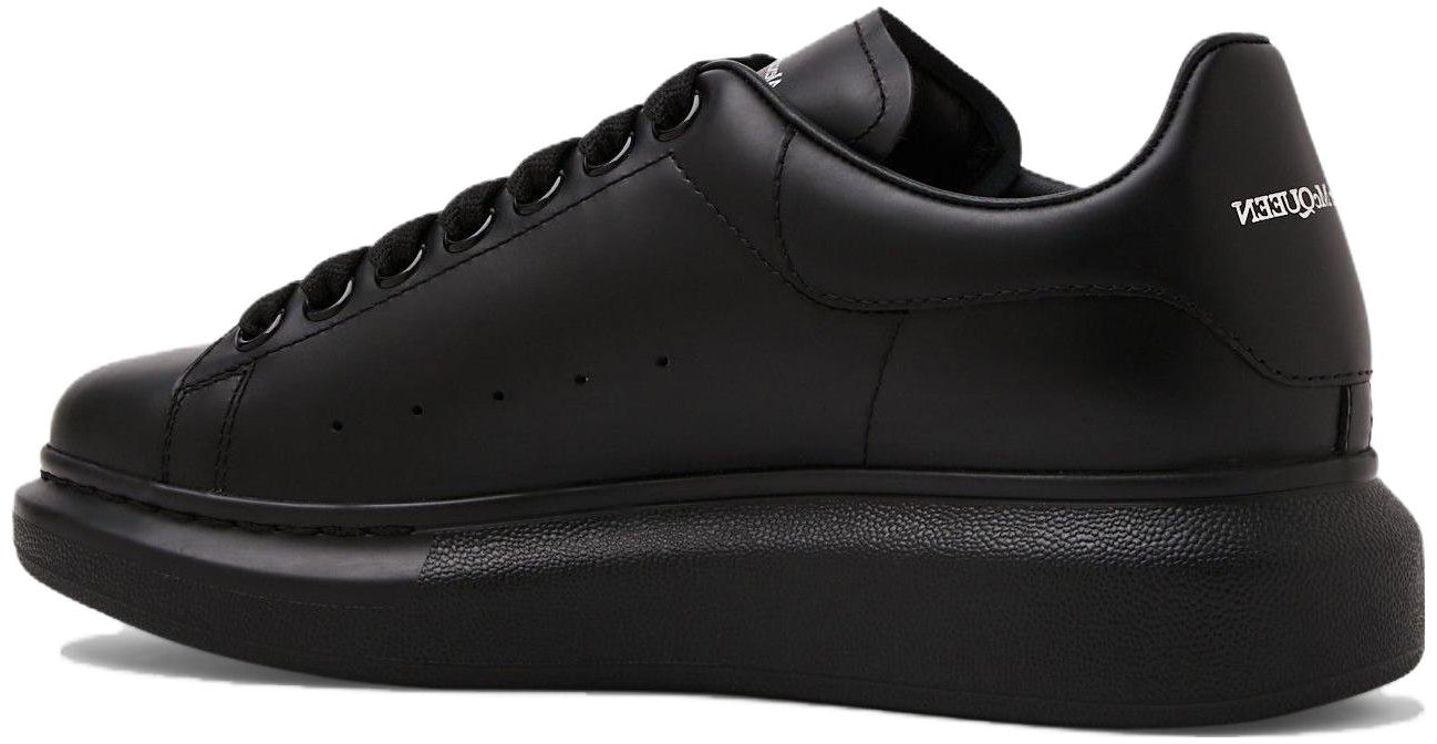women-alexander-mc-queen-calfskin-sneaker-black-698614-wibnm-1070