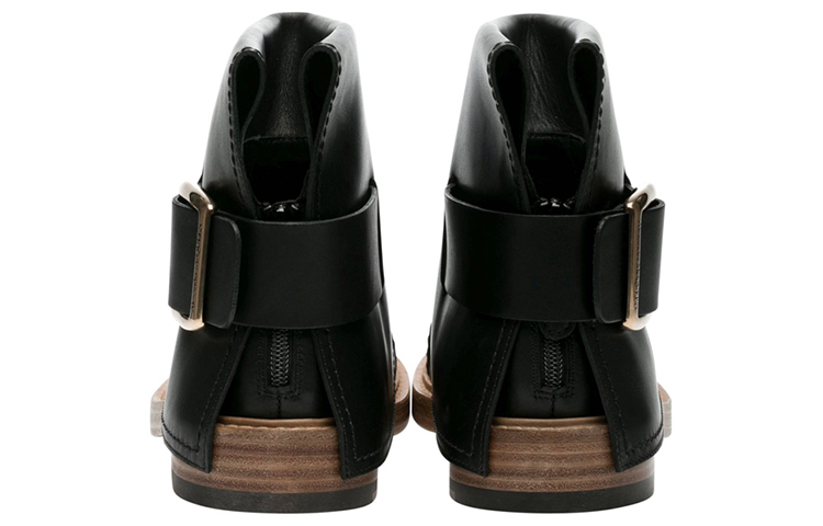 Purchase (Women) Alexander McQueen Cuff 'Black Calfskin Buckle' 621834WHXZ91088