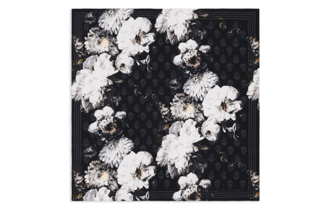 (Women) Alexander McQueen Floral Print  Silk Scarf Multicolor. 7802043001Q1078