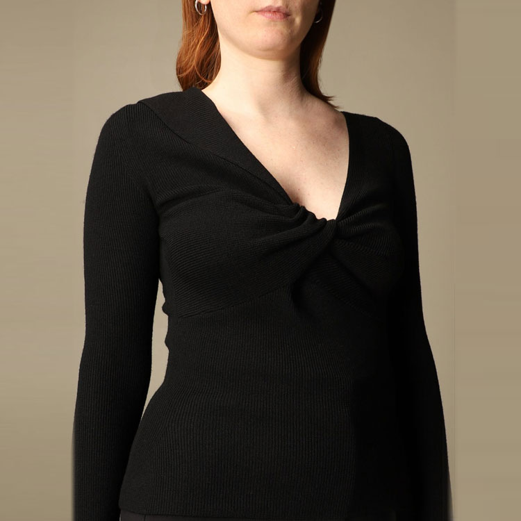 Purchase (W) Alexander McQueen FW21 Pullover Hitam Slim Fit Knit dengan Detailing Twisted 650274-Q1ASB-1000