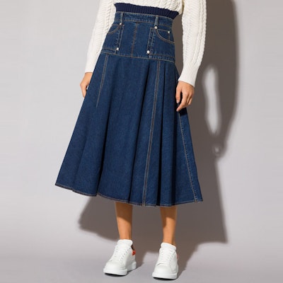 (W) Alexander McQueen FW21 Skirt Denim Biru High-Waisted Jahitan Kontras 663491-QMABD-4098 Lookbook (W) Alexander McQueen FW21 Skirt Denim Biru High-Waisted Jahitan Kontras 663491-QMABD-4098