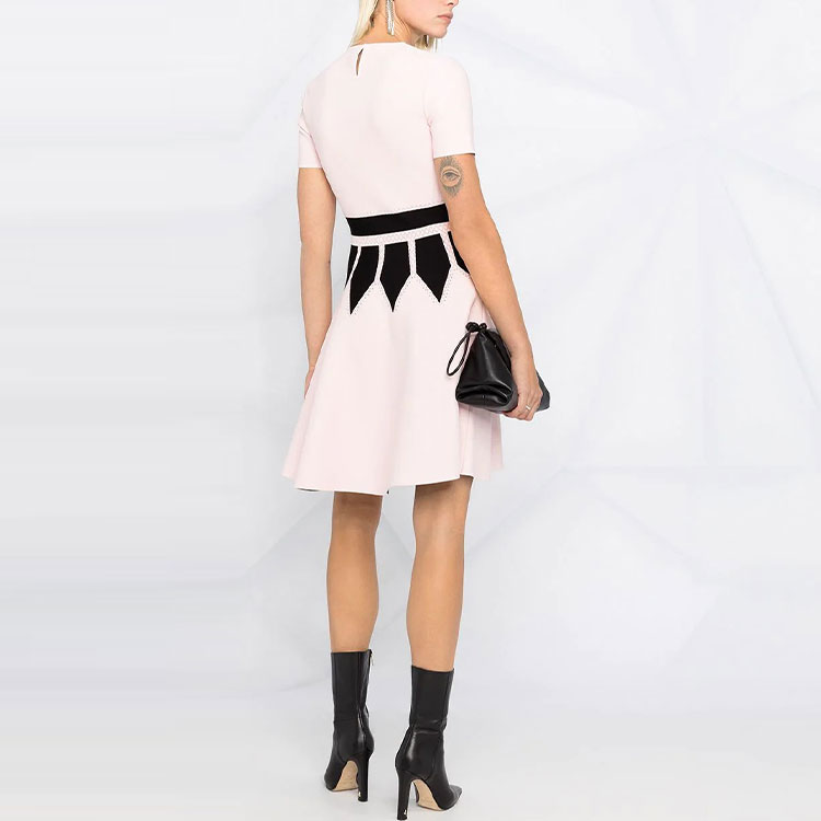 Shop (W) Alexander McQueen FW21 Gaun Pendek A-Line Lengan Pendek Logo Pink. 650284-Q1ASI-5061