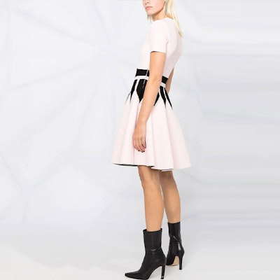 (W) Alexander McQueen FW21 Gaun Pendek A-Line Lengan Pendek Logo Pink. 650284-Q1ASI-5061 Purchase (W) Alexander McQueen FW21 Gaun Pendek A-Line Lengan Pendek Logo Pink. 650284-Q1ASI-5061